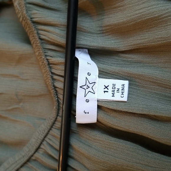 Like New  Fever Blouse - Picture 3 of 4